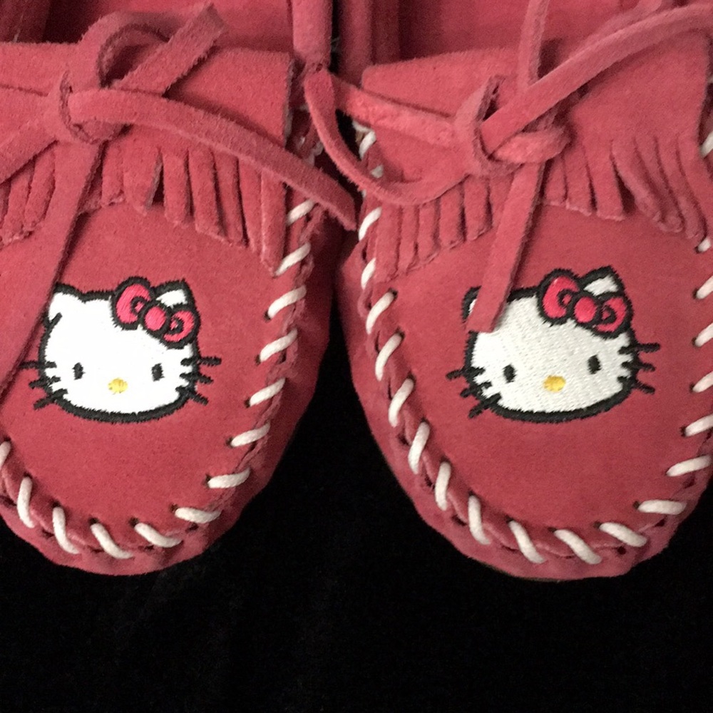 Minnetonka moccasins Hello Kitty girls size 2 - Picture 5 of 5